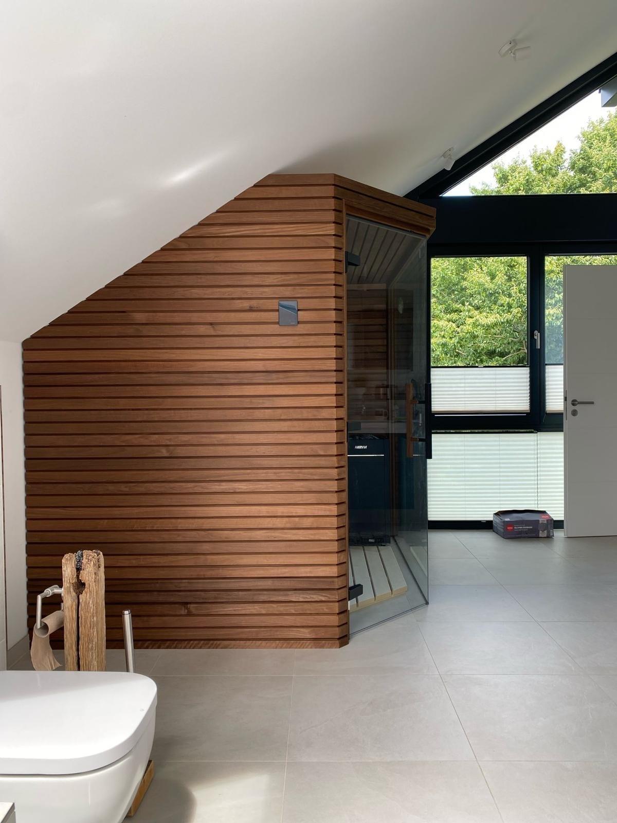 Designsauna Vesuv in der Dachschräge