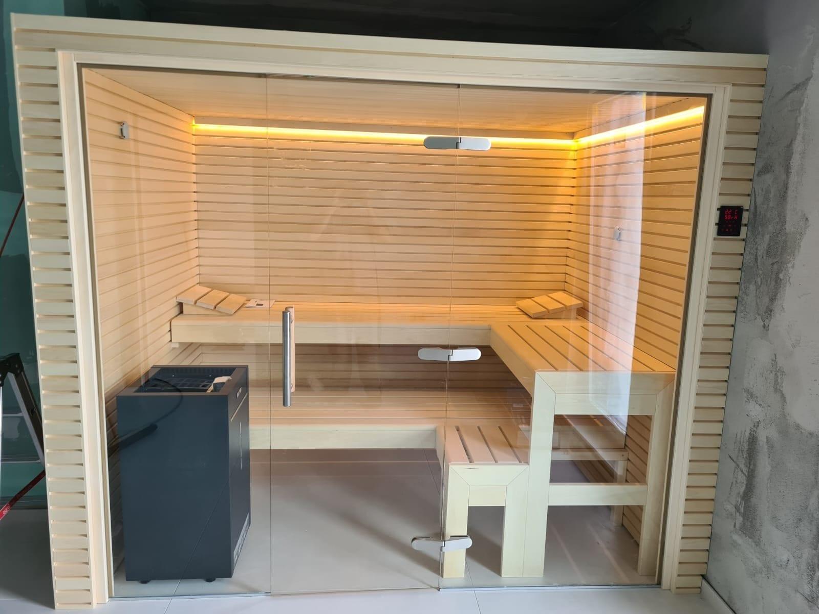 Glasfront beleuchtet – Wille Sauna