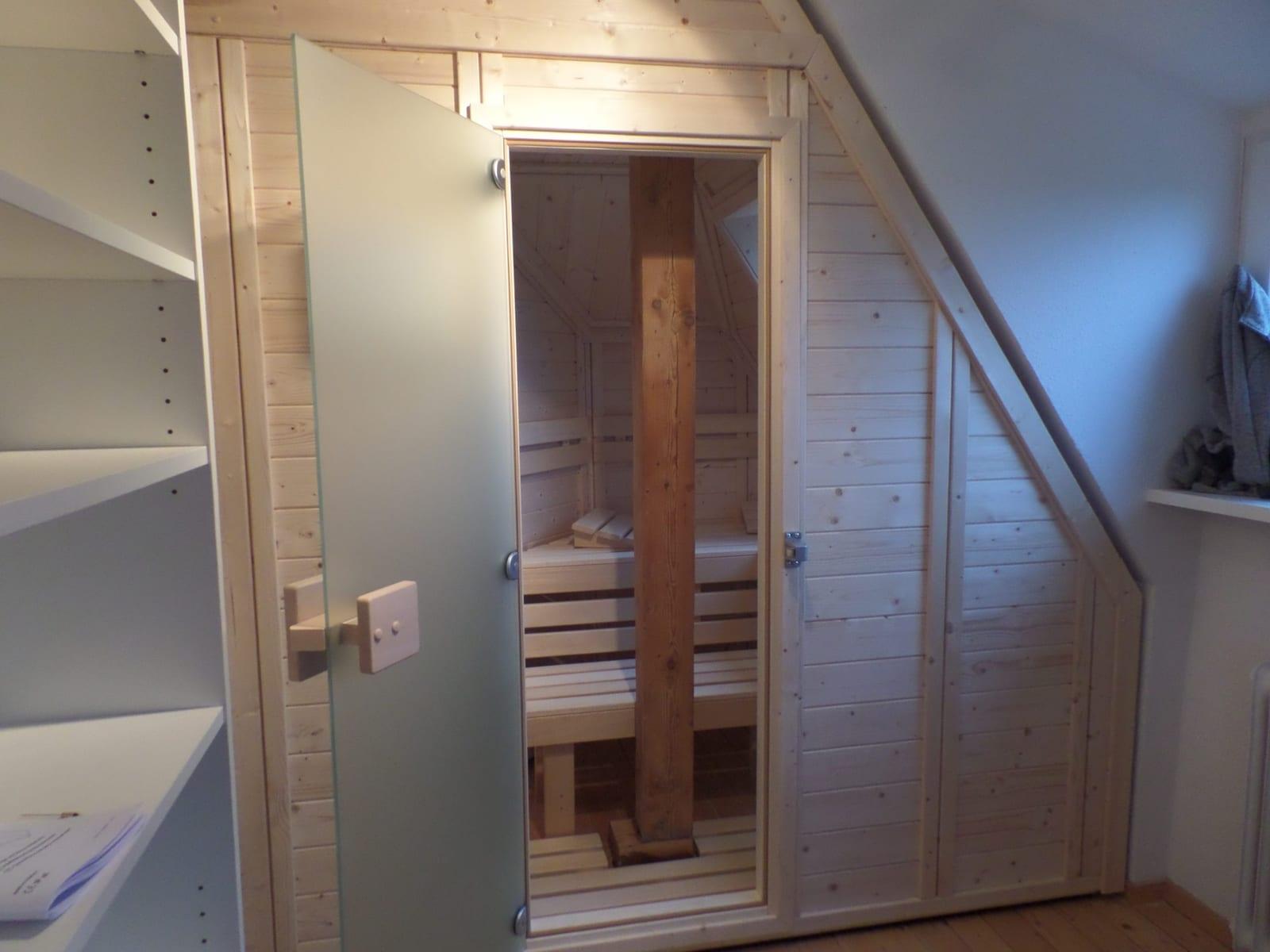 Sauna mit balken unter dem dach scaled – Wille Sauna
