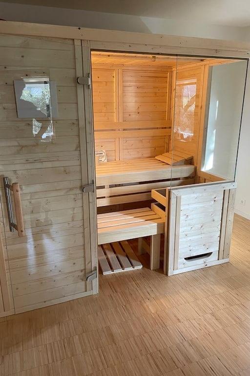 Bormio Massivholzsauna mit Glaselement